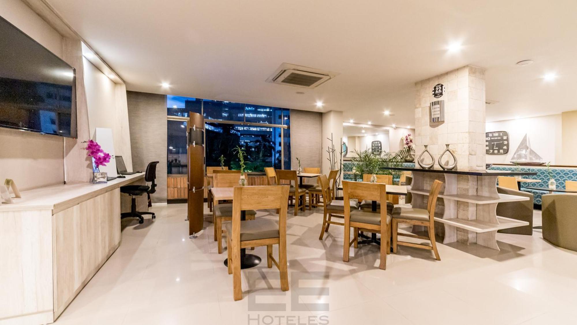利布伦套房酒店 麦德林 外观 照片